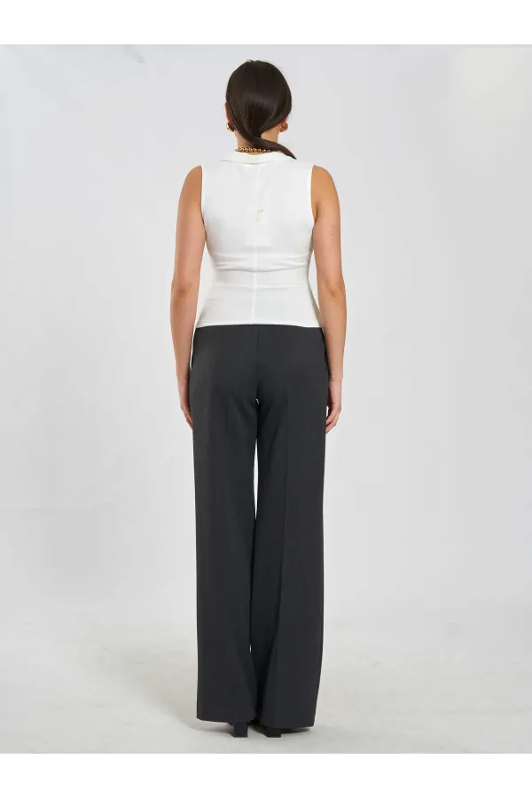 071894 Önü Fermuarlı Örme Kolsuz Body