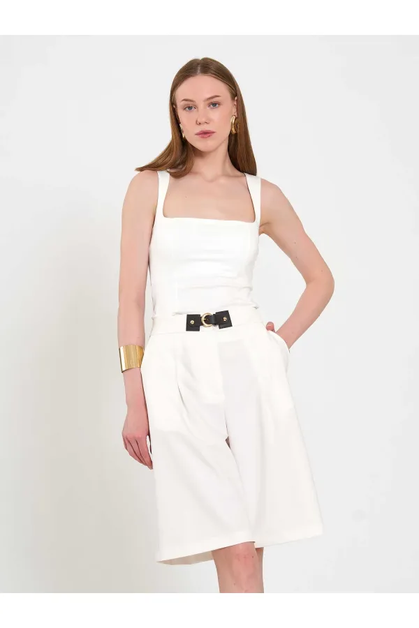 010880 Stella Bermuda Shorts with Buckle