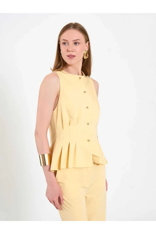 120746 Stella Waist-Fitted Vest