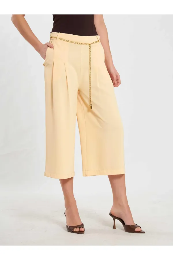 010872 Chain Belt Bermuda Shorts