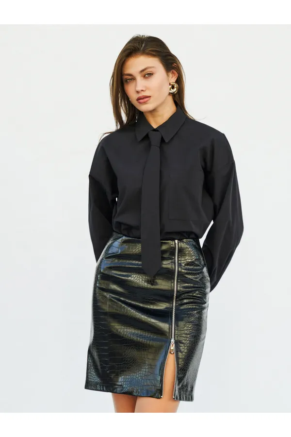 Chemise à une poche avec cravate 080733