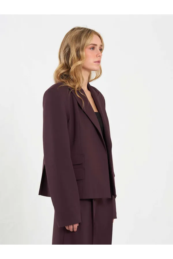 131044 Wide Shoulder Oversize Jacket