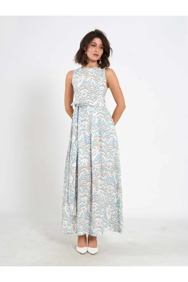 Robe 111537 avec boucle métallique au dos