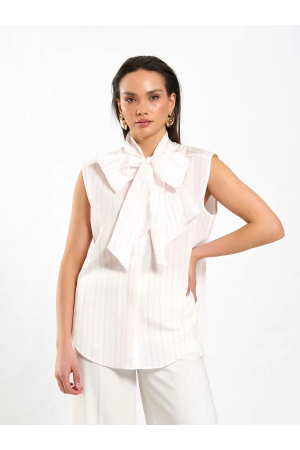 080804 Sleeveless Shirt with Flared Pattern