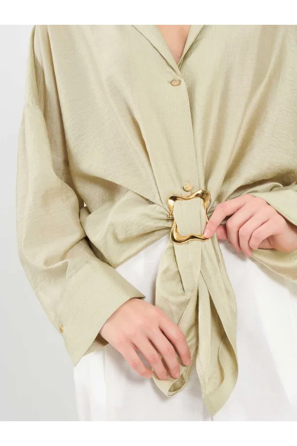 Chemise 080814 avec détail de boucle