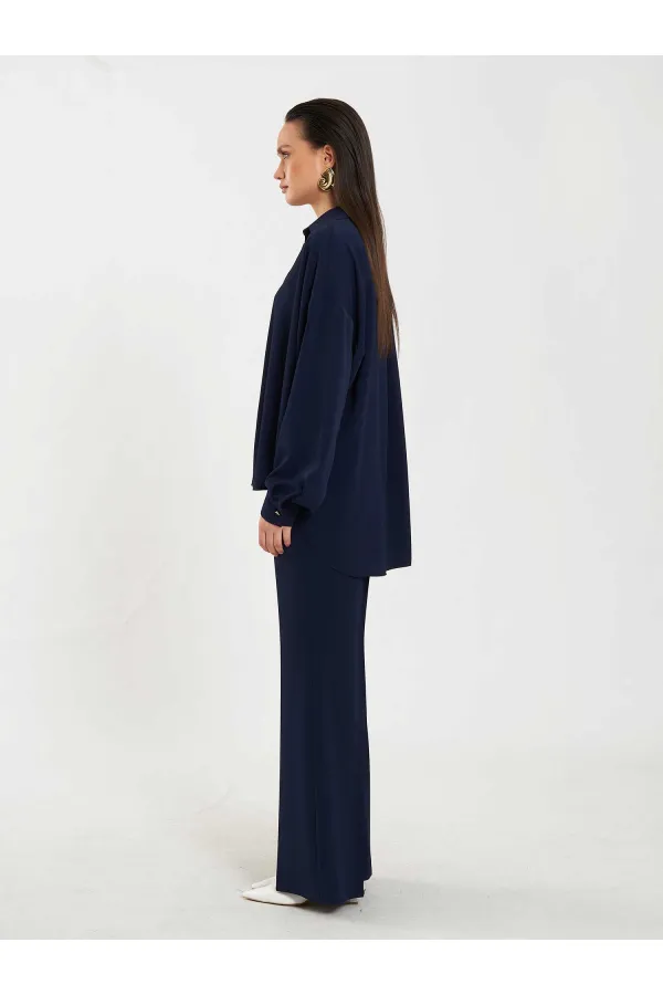 Chemise basique à patte de boutonnage cachée 080802