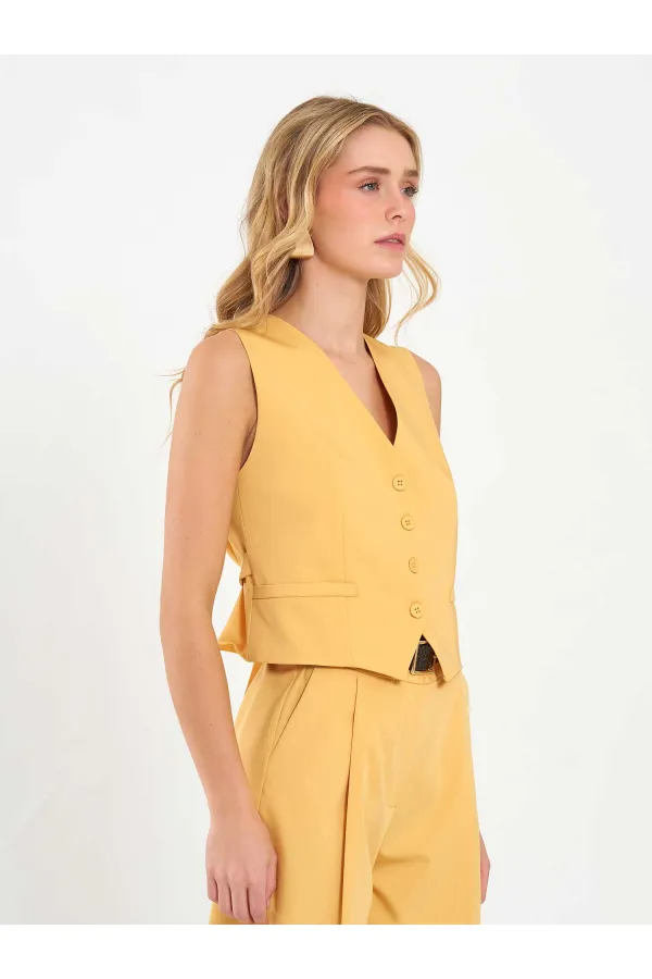 120738 Back Buckle Vest