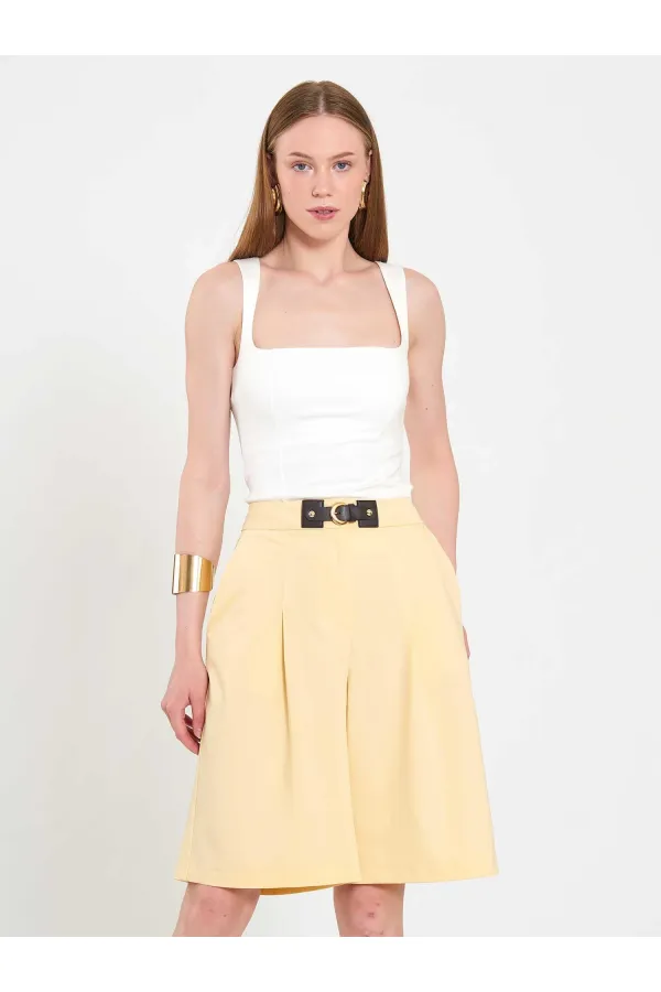 010880 Stella Bermuda Shorts with Buckle