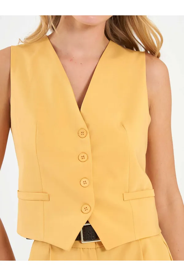 120738 Back Buckle Vest