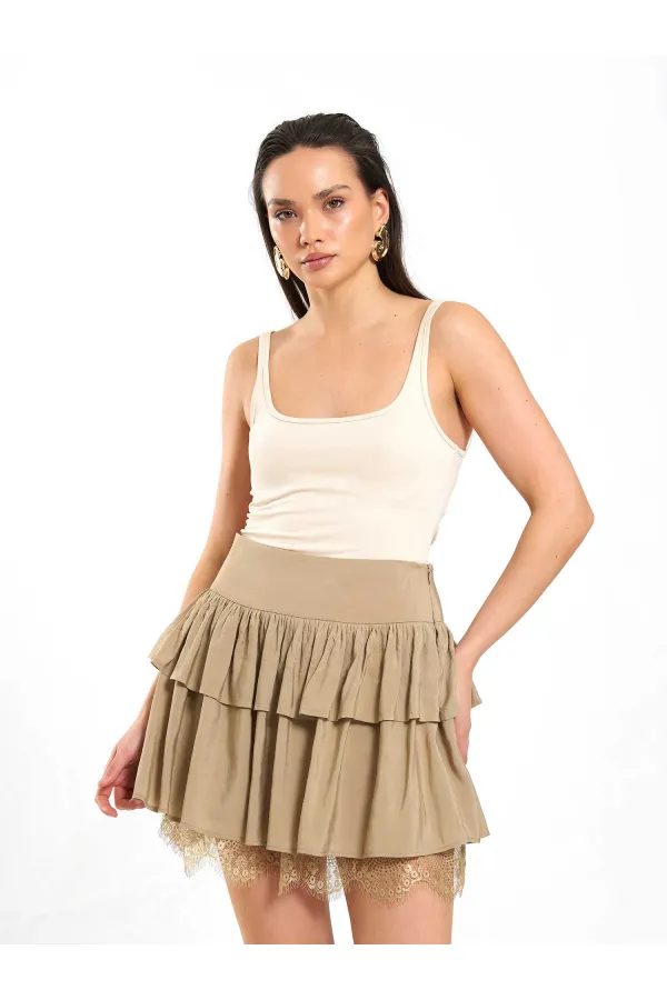 Jupe évasée à détails en dentelle 041180