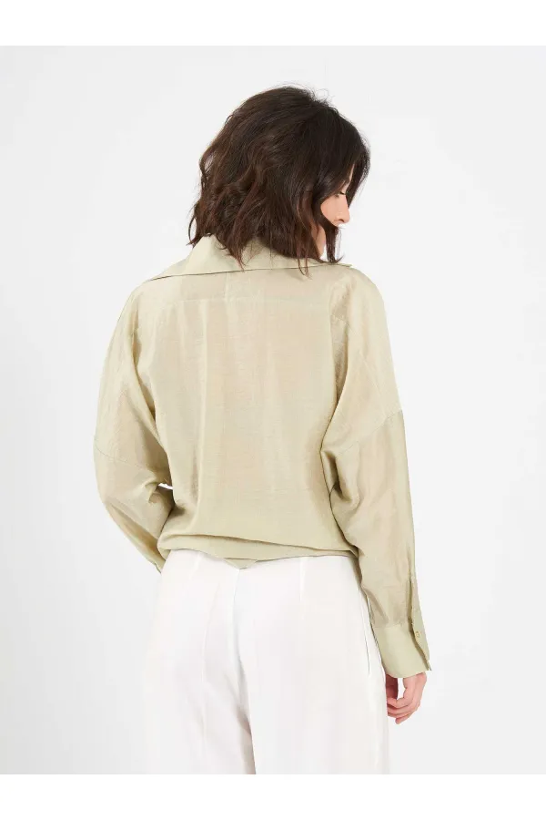 Chemise 080814 avec détail de boucle