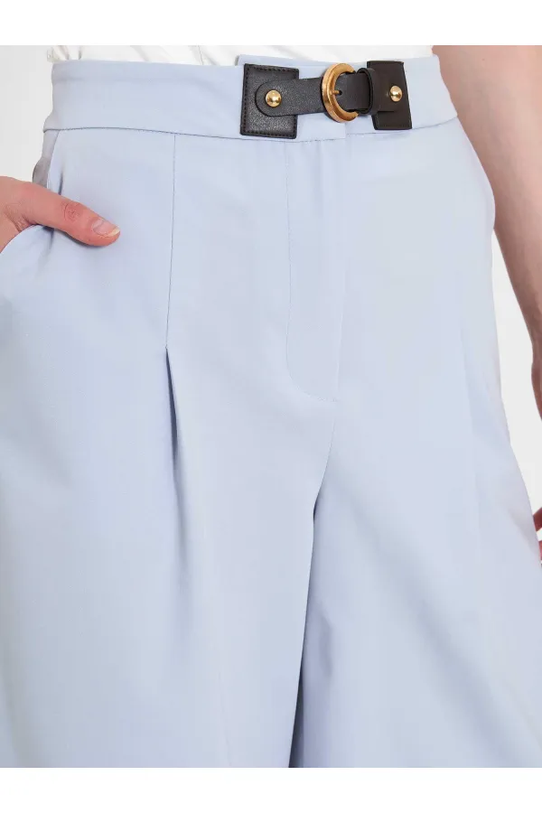 010880 Stella Bermuda Shorts with Buckle