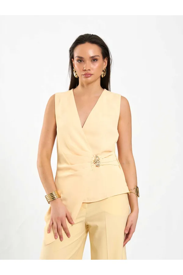 071892 Tokalı V Yaka Asimetrik Bluz