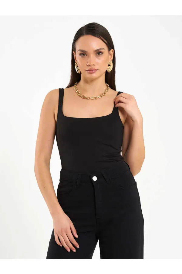 050652 Body basique à col boutonné