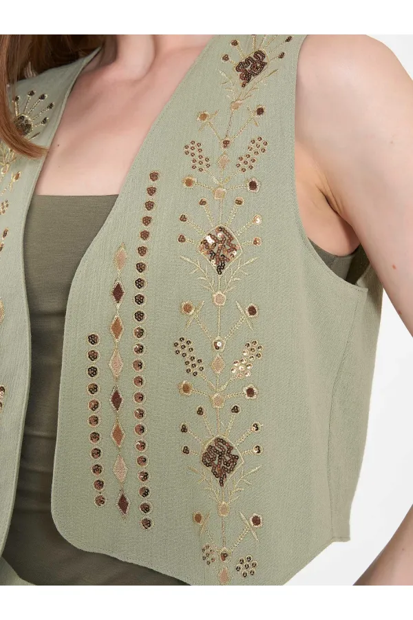 220524 Embroidered Vest Set