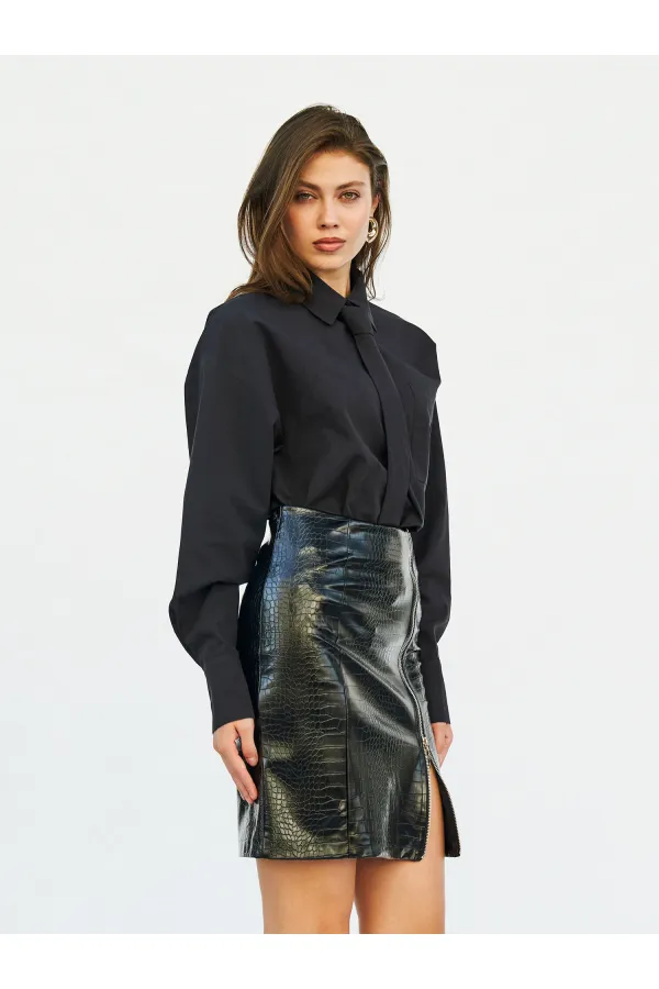 Chemise à une poche avec cravate 080733