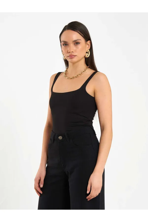 050652 Body basique à col boutonné