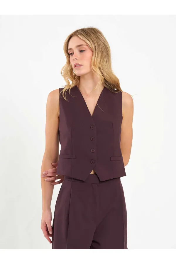 120738 Back Buckle Vest