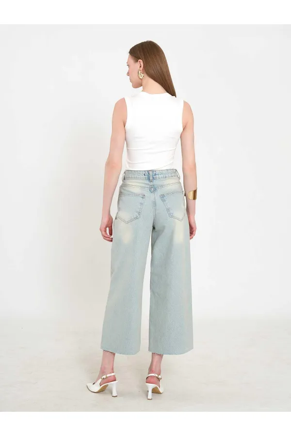 031667 Geniş Paça Bermuda