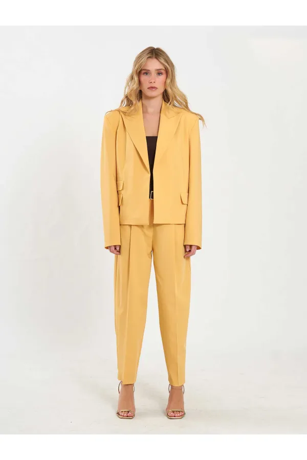 131044 Wide Shoulder Oversize Jacket