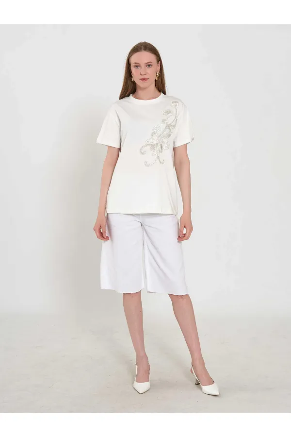 050741 T132 Crew Neck Beaded Print T-shirt