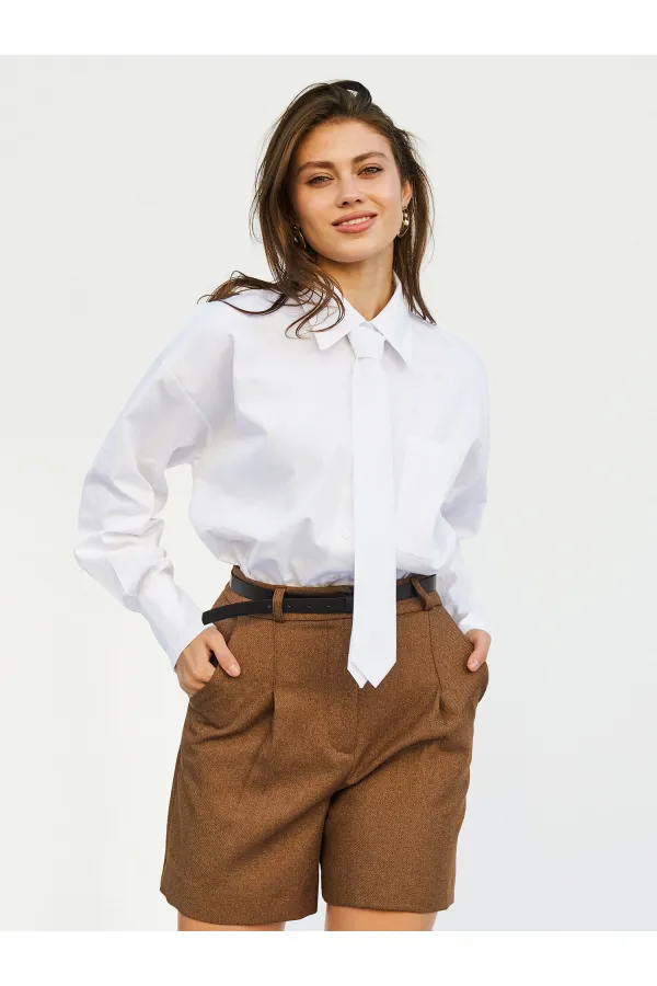 Chemise à une poche avec cravate 080733