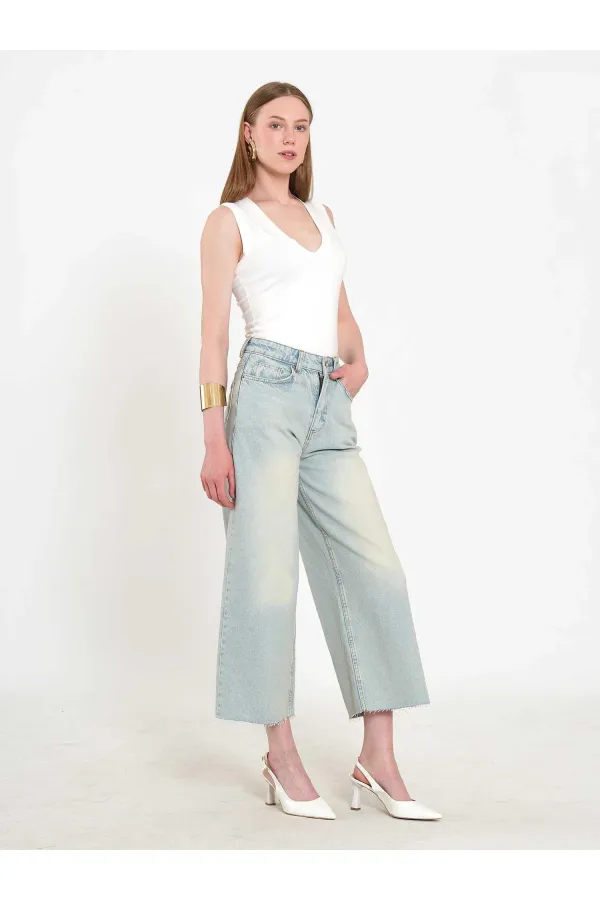 031667 Geniş Paça Bermuda