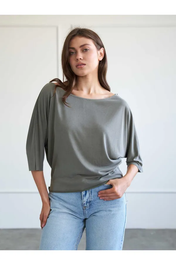 050747 Yarasa Kollu Kayık Yaka T-shirt