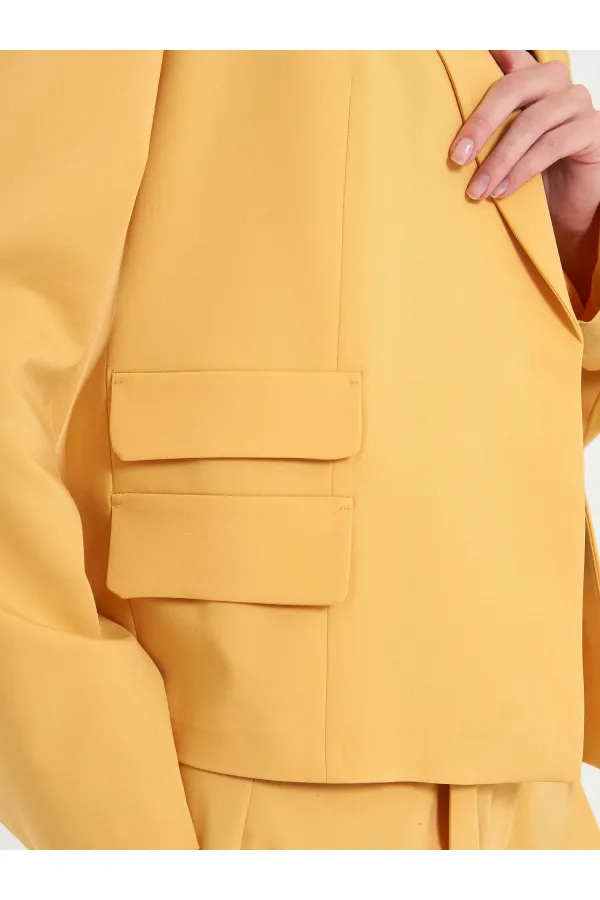 131044 Wide Shoulder Oversize Jacket