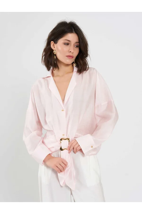 Chemise 080814 avec détail de boucle