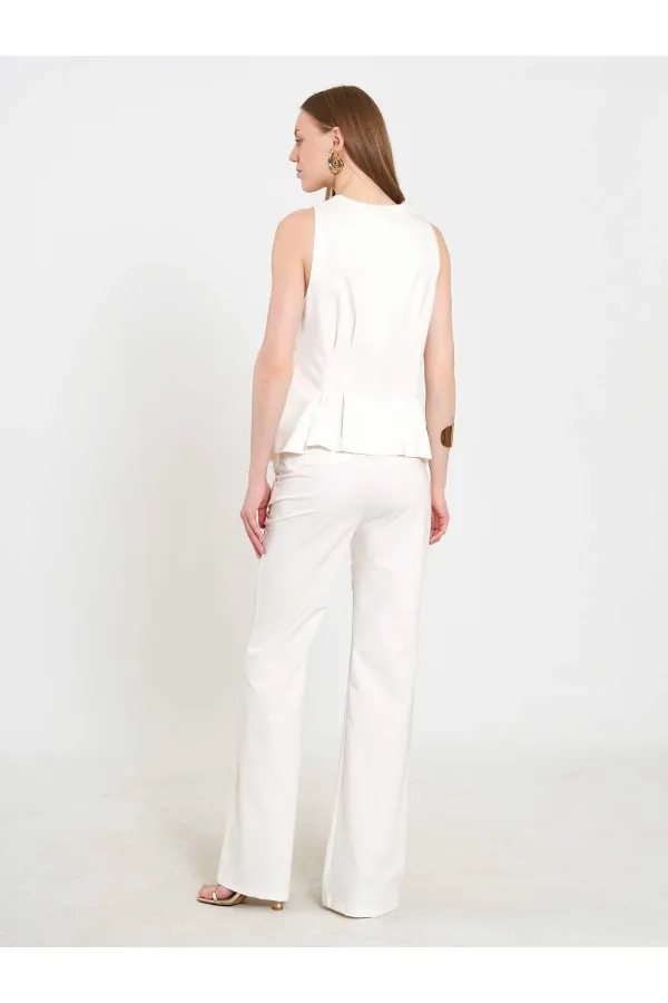 031673 Stella Straight Leg Trousers with Belt Buckle