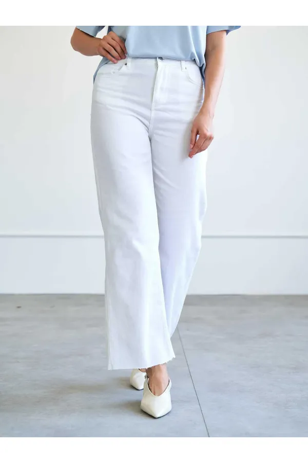 031666 Düz Paça Orta Bel Jeans