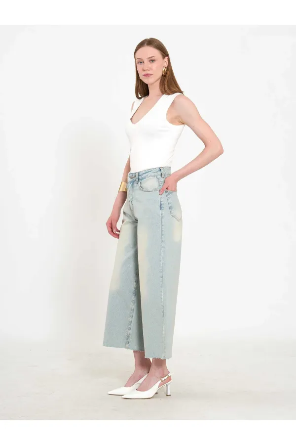 031667 Geniş Paça Bermuda