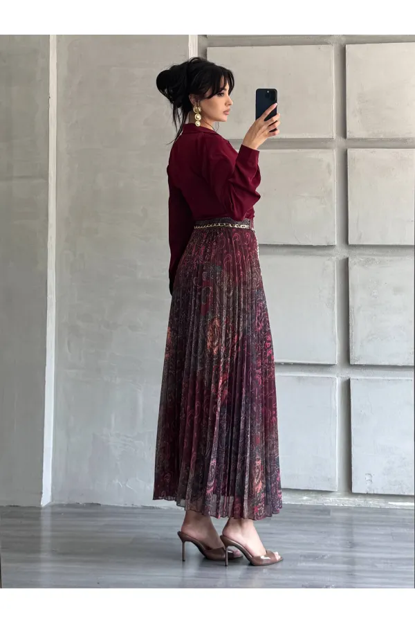 Jupe plissée 041110 avec ceinture à chaîne