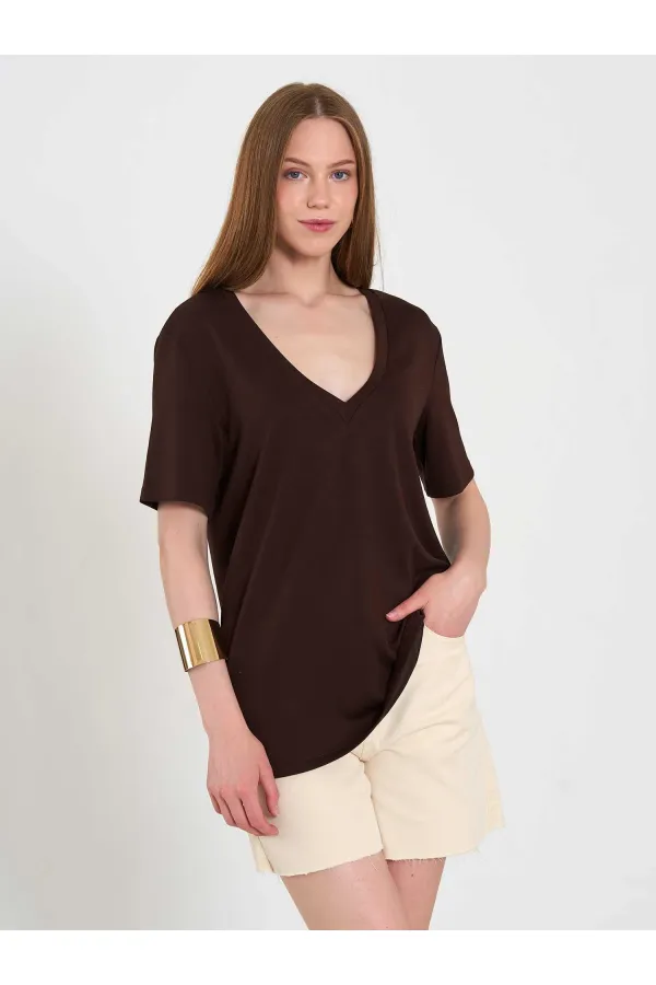 050736 V-Neck Knitted T-Shirt