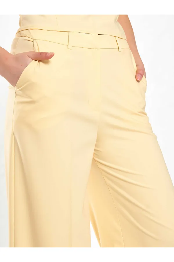 031627 Straight Leg Trousers