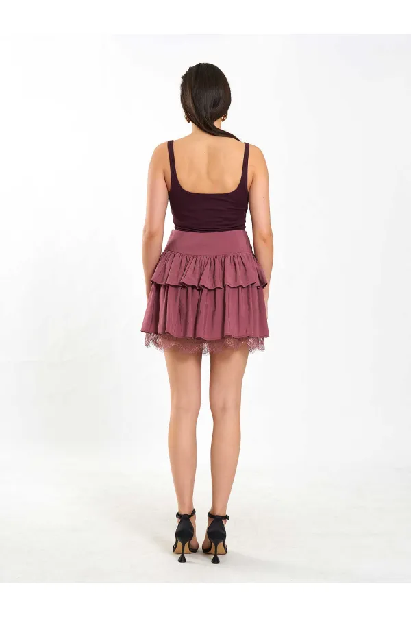 Jupe évasée à détails en dentelle 041180