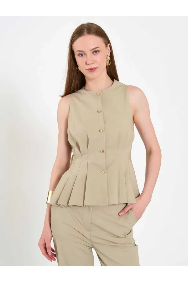 120746 Stella Waist-Fitted Vest