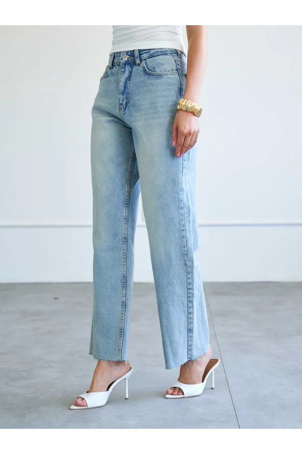 031666 Düz Paça Orta Bel Jeans