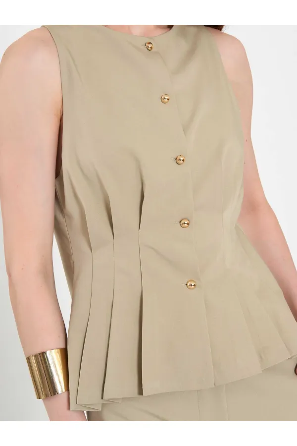 120746 Stella Waist-Fitted Vest