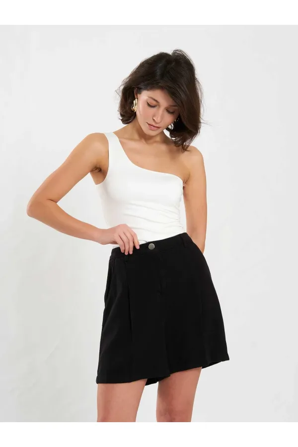 010875 Single Pleated Shorts