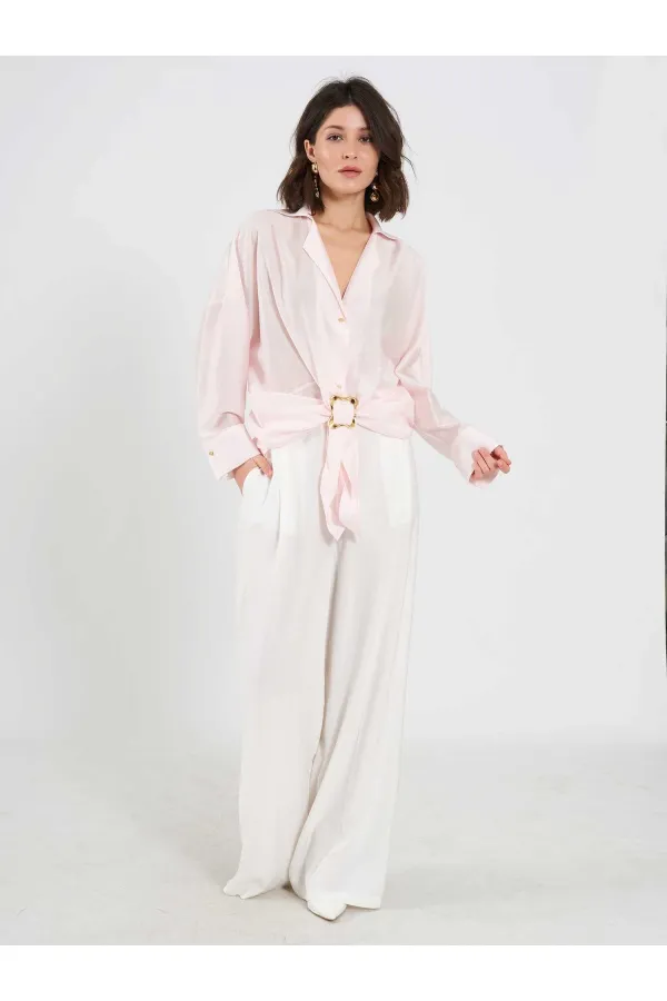 Chemise 080814 avec détail de boucle