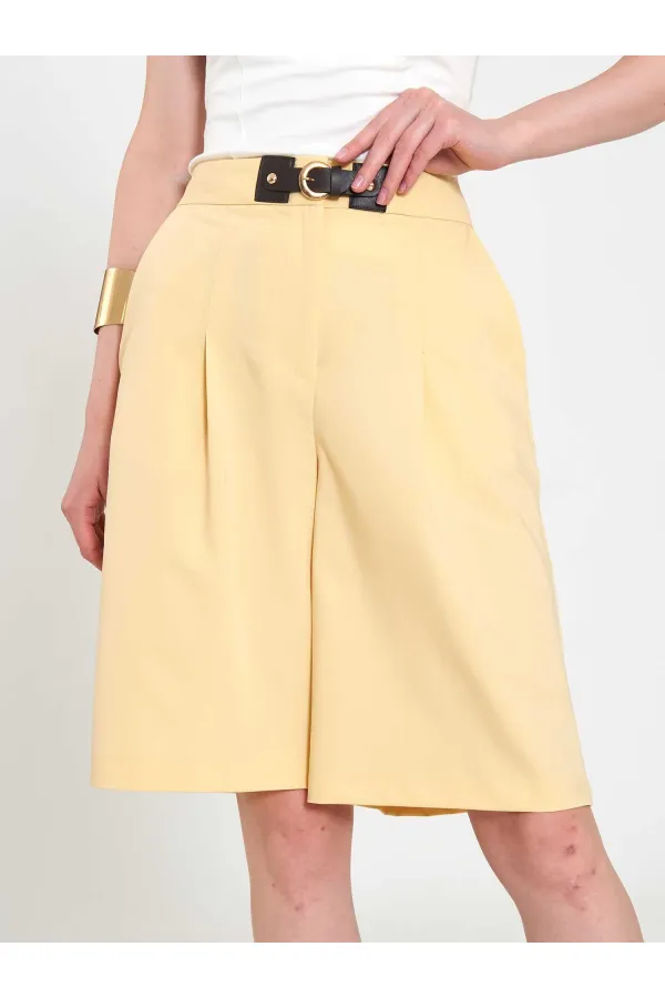 010880 Stella Bermuda Shorts with Buckle