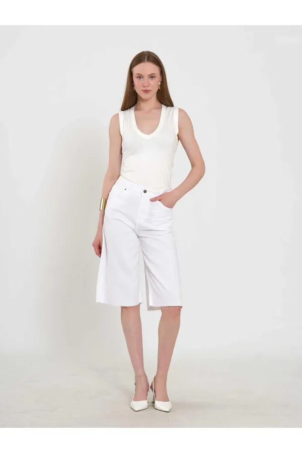 010878 Relaxed Fit Bermuda Denim Shorts