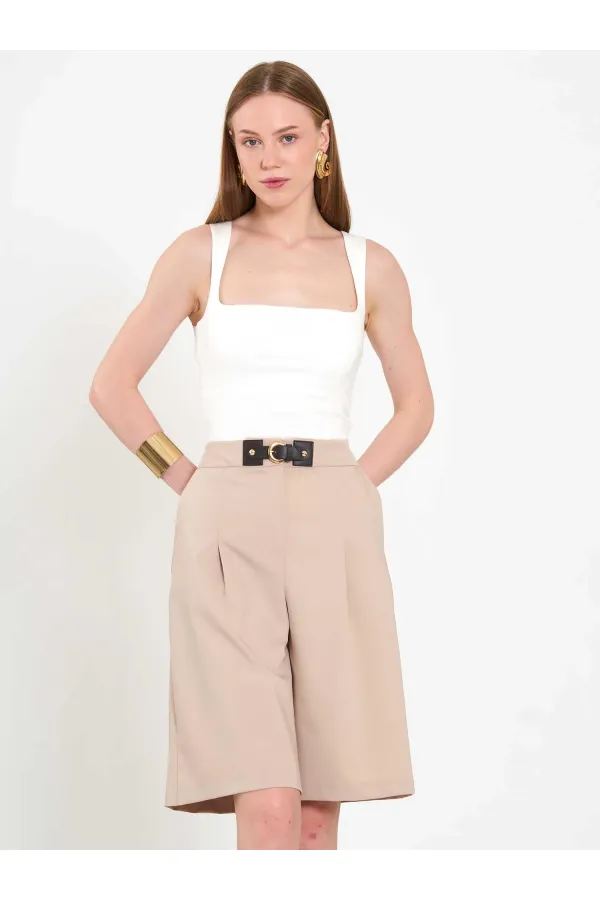 010880 Stella Bermuda Shorts with Buckle