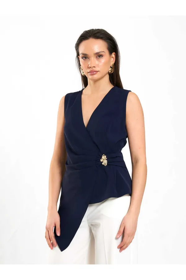 071892 Chemisier asymétrique à col en V et boucle