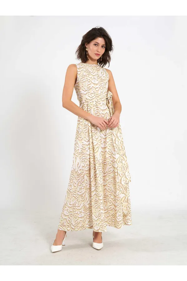 Robe 111537 avec boucle métallique au dos