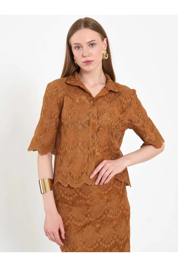 080818 Square Cut Lace-Look Shirt