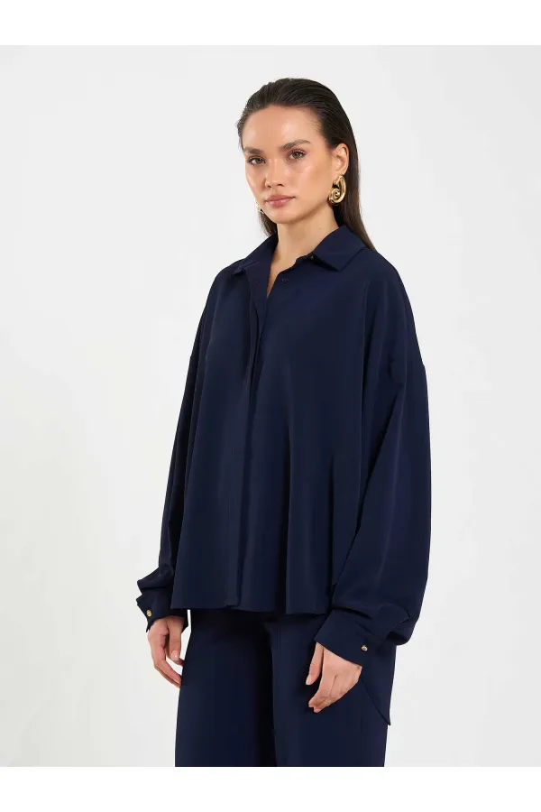 Chemise basique à patte de boutonnage cachée 080802