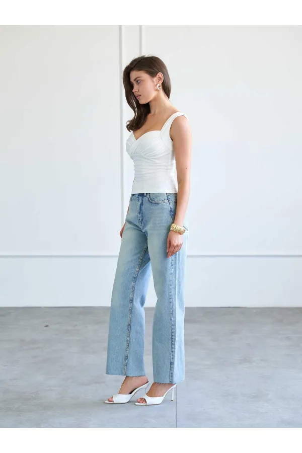 031666 Düz Paça Orta Bel Jeans